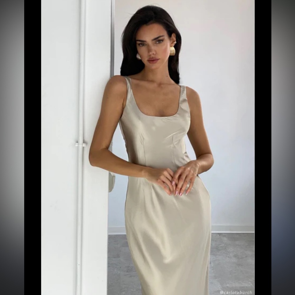 Unique21 NWT satin formal gown